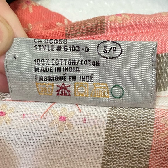 Small Floral Checkered Ladies Short Sleeve Button Up - Picture 6 of 7